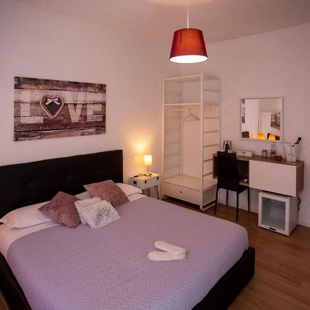 Bed And Breakfast Castello7 San Felice del Benaco Exterior foto